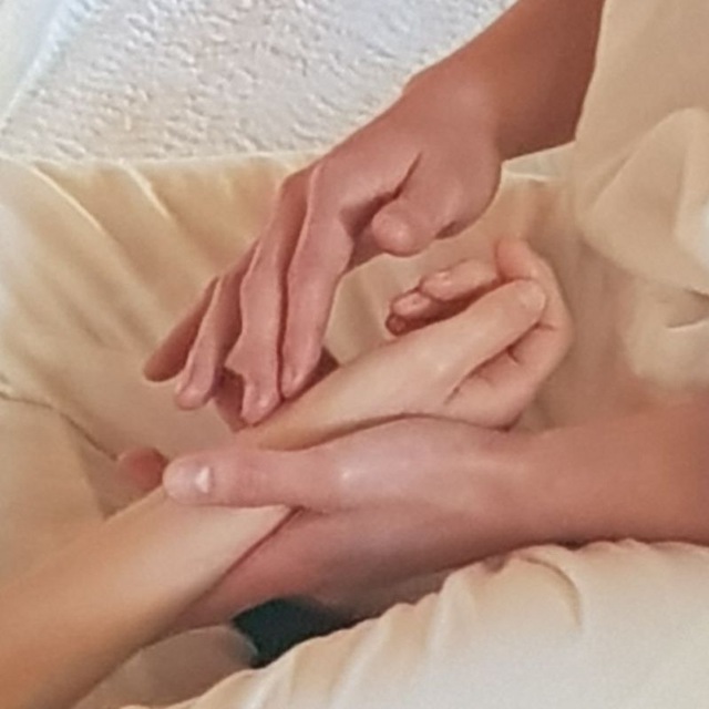 Práctica en Terapias Esenias y Egipcias, según el método completo de Daniel Meurois y Marie Johanne Croteau.